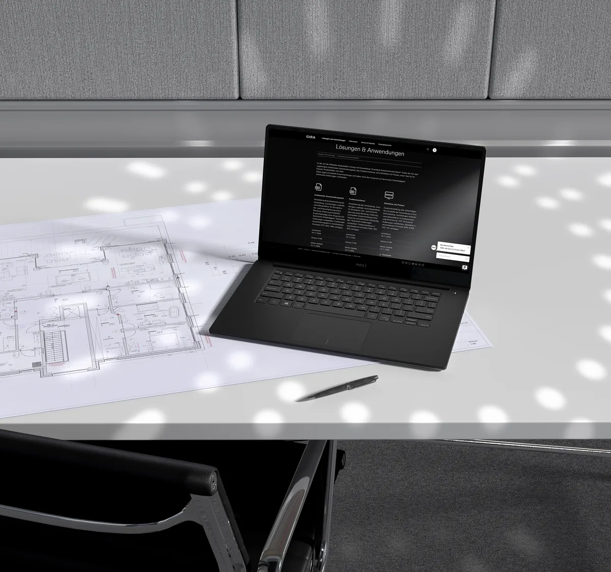Planung der Raumautomation für ein Gebäude am Laptop