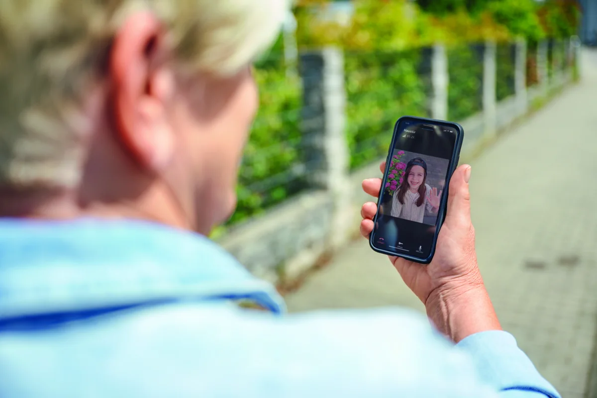 Türgespräch per Smartphone-App mit Hager-Türkommunikation